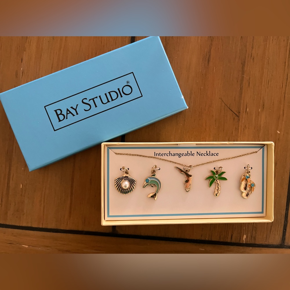 NWT Bay Studio interchangeable charm necklace